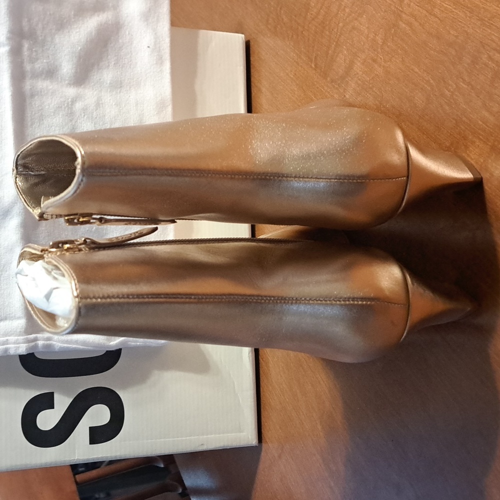 FLASH SALE SCHUTZ Metallic Gold Ankle Booties Mew $198 - Picture 7 of 7